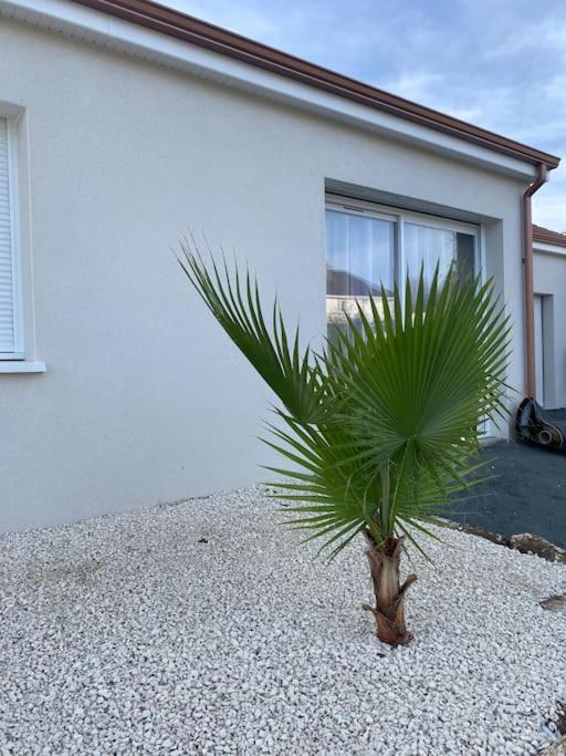 Maison By Sana Proche Du Lac Châtellerault Exterior foto